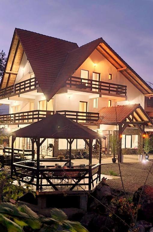 Vila Vibrant Bran  Exterior photo